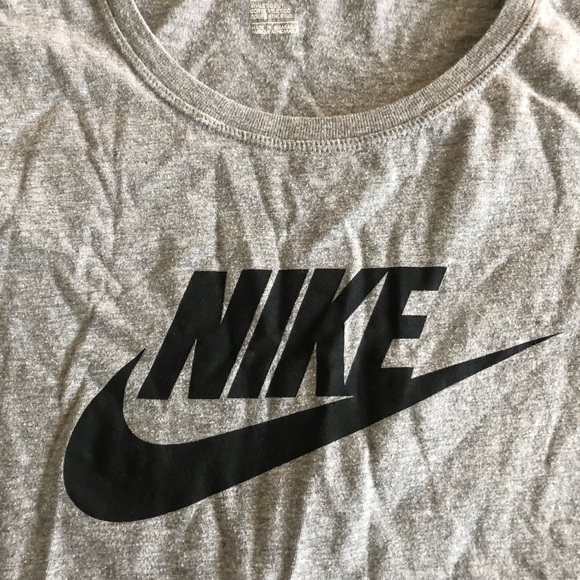 NIKE grey t-shirt - Picture 3 of 3
